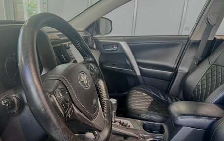 Toyota RAV4, 2018 год, 2 100 000 рублей, 9 фотография