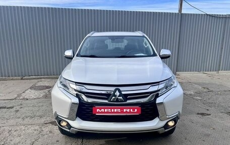Mitsubishi Pajero Sport III рестайлинг, 2018 год, 2 650 000 рублей, 2 фотография