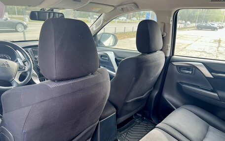 Mitsubishi Pajero Sport III рестайлинг, 2018 год, 2 650 000 рублей, 16 фотография