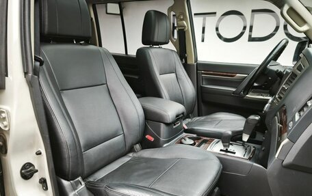 Mitsubishi Pajero IV, 2021 год, 3 890 000 рублей, 14 фотография