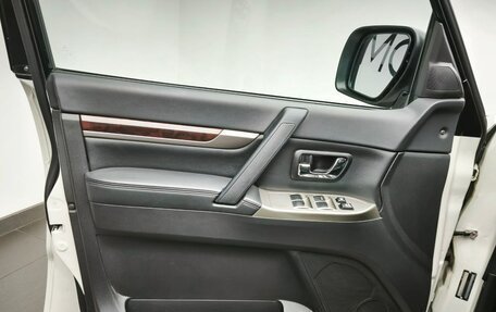 Mitsubishi Pajero IV, 2021 год, 3 890 000 рублей, 11 фотография