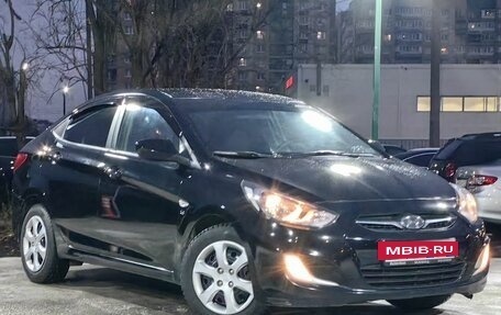 Hyundai Solaris II рестайлинг, 2013 год, 599 000 рублей, 3 фотография