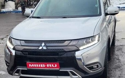 Mitsubishi Outlander III рестайлинг 3, 2021 год, 2 400 000 рублей, 1 фотография