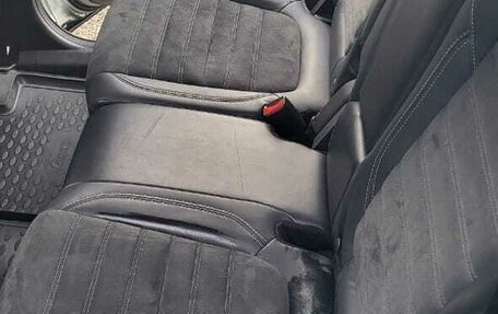 Mitsubishi Outlander III рестайлинг 3, 2021 год, 2 400 000 рублей, 16 фотография