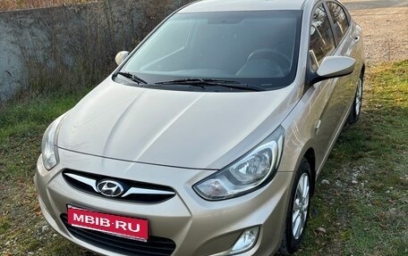 Hyundai Solaris II рестайлинг, 2012 год, 895 000 рублей, 2 фотография