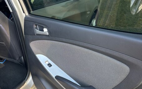 Hyundai Solaris II рестайлинг, 2012 год, 895 000 рублей, 16 фотография