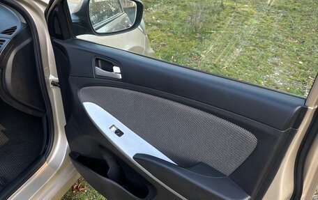 Hyundai Solaris II рестайлинг, 2012 год, 895 000 рублей, 18 фотография