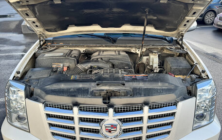 Cadillac Escalade III, 2011 год, 2 050 000 рублей, 3 фотография