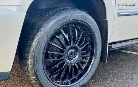 Cadillac Escalade III, 2011 год, 2 050 000 рублей, 15 фотография