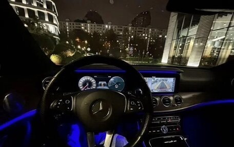 Mercedes-Benz E-Класс, 2016 год, 2 450 000 рублей, 25 фотография