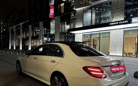 Mercedes-Benz E-Класс, 2016 год, 2 450 000 рублей, 4 фотография