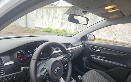 KIA Rio IV, 2018 год, 1 100 000 рублей, 9 фотография