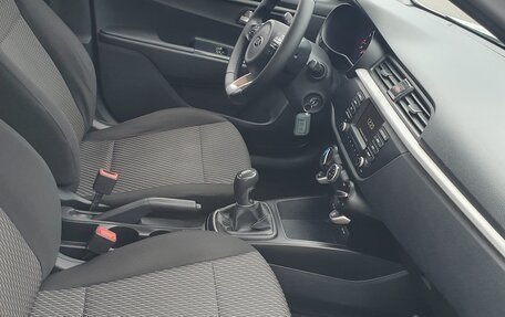 KIA Rio IV, 2018 год, 1 100 000 рублей, 11 фотография