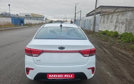 KIA Rio IV, 2018 год, 1 100 000 рублей, 4 фотография