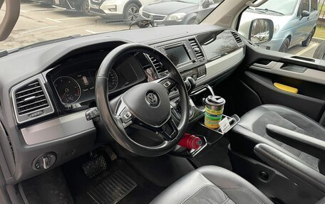 Volkswagen Multivan T6 рестайлинг, 2016 год, 3 190 000 рублей, 9 фотография