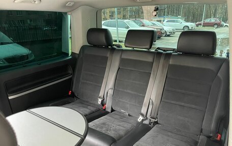 Volkswagen Multivan T6 рестайлинг, 2016 год, 3 190 000 рублей, 13 фотография