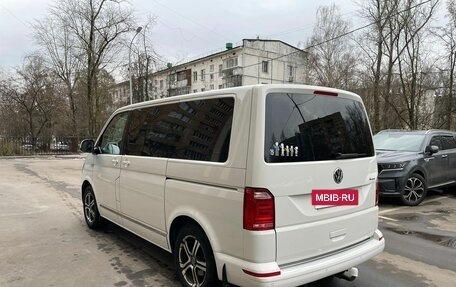 Volkswagen Multivan T6 рестайлинг, 2016 год, 3 190 000 рублей, 7 фотография