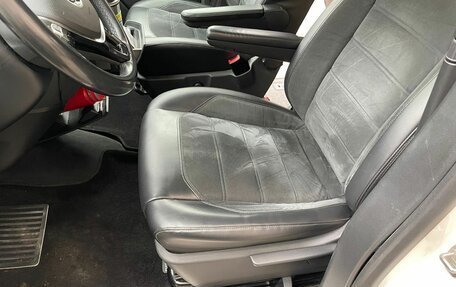 Volkswagen Multivan T6 рестайлинг, 2016 год, 3 190 000 рублей, 23 фотография