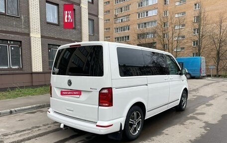 Volkswagen Multivan T6 рестайлинг, 2016 год, 3 190 000 рублей, 5 фотография