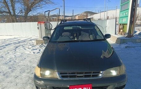 Toyota Caldina, 2001 год, 240 000 рублей, 2 фотография