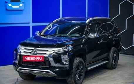 Mitsubishi Pajero Sport III рестайлинг, 2022 год, 3 600 000 рублей, 2 фотография