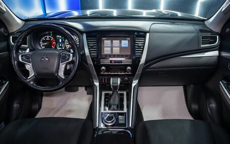 Mitsubishi Pajero Sport III рестайлинг, 2022 год, 3 600 000 рублей, 12 фотография