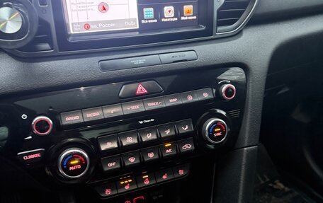 KIA Sportage IV рестайлинг, 2017 год, 2 400 000 рублей, 10 фотография