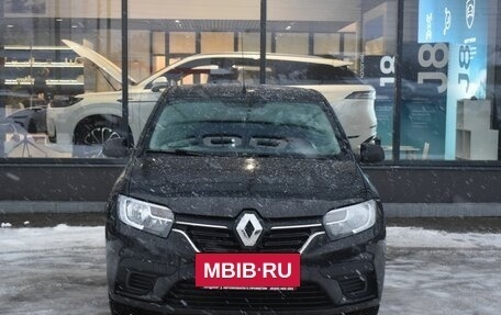 Renault Logan II, 2018 год, 767 000 рублей, 2 фотография