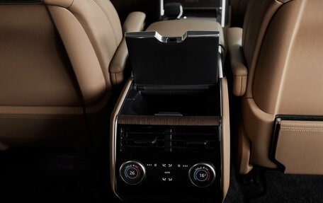 Land Rover Range Rover IV рестайлинг, 2024 год, 22 300 000 рублей, 22 фотография