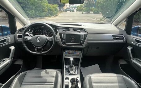 Volkswagen Touran III, 2021 год, 1 750 000 рублей, 6 фотография