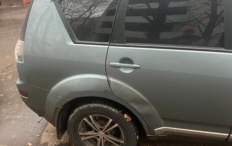 Mitsubishi Outlander III рестайлинг 3, 2007 год, 660 000 рублей, 2 фотография