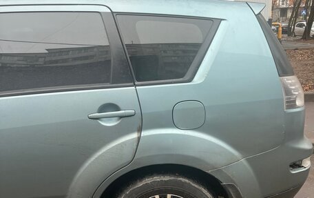 Mitsubishi Outlander III рестайлинг 3, 2007 год, 660 000 рублей, 8 фотография