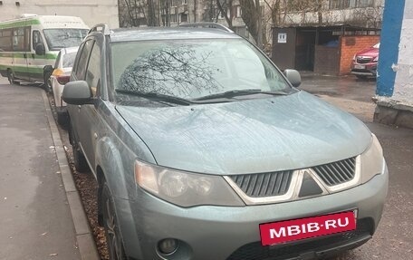 Mitsubishi Outlander III рестайлинг 3, 2007 год, 660 000 рублей, 4 фотография