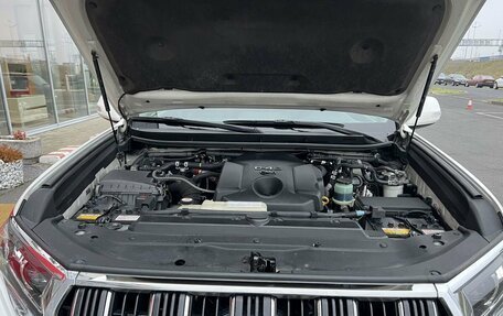 Toyota Land Cruiser Prado 150 рестайлинг 2, 2018 год, 4 250 000 рублей, 11 фотография