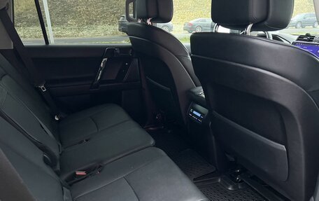 Toyota Land Cruiser Prado 150 рестайлинг 2, 2018 год, 4 250 000 рублей, 15 фотография