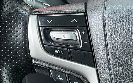 Toyota Land Cruiser Prado 150 рестайлинг 2, 2018 год, 4 250 000 рублей, 25 фотография