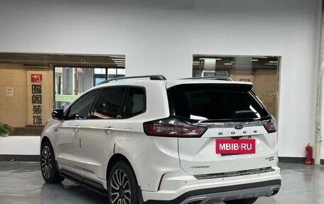 Ford Edge II рестайлинг, 2021 год, 2 800 000 рублей, 4 фотография