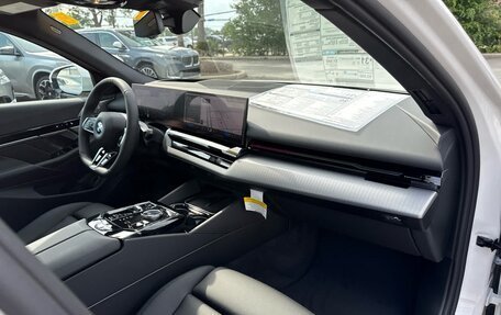 BMW 5 серия, 2025 год, 10 482 872 рублей, 14 фотография