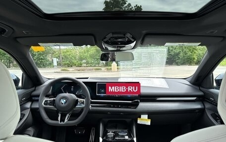 BMW 5 серия, 2025 год, 10 695 560 рублей, 30 фотография