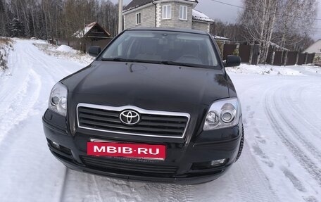 Toyota Avensis III рестайлинг, 2005 год, 710 000 рублей, 5 фотография