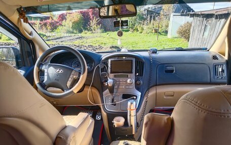 Hyundai Grand Starex Grand Starex I рестайлинг 2, 2011 год, 1 850 000 рублей, 5 фотография