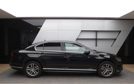 Volkswagen Passat B8 рестайлинг, 2017 год, 1 990 000 рублей, 20 фотография