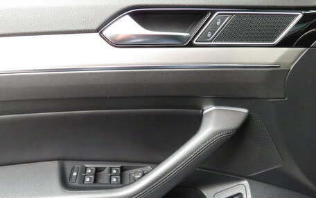 Volkswagen Passat B8 рестайлинг, 2017 год, 1 990 000 рублей, 24 фотография