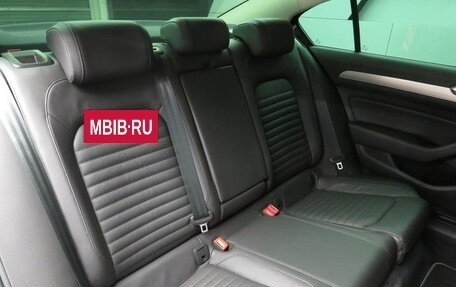 Volkswagen Passat B8 рестайлинг, 2017 год, 1 990 000 рублей, 21 фотография