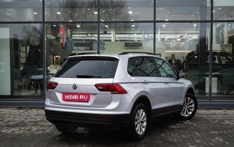 Volkswagen Tiguan II, 2019 год, 2 150 000 рублей, 2 фотография