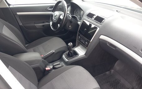 Skoda Octavia, 2012 год, 1 200 000 рублей, 28 фотография