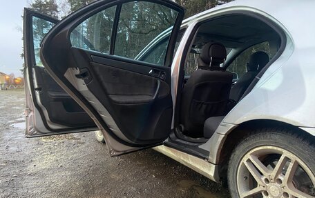 Mercedes-Benz C-Класс, 2003 год, 850 000 рублей, 4 фотография