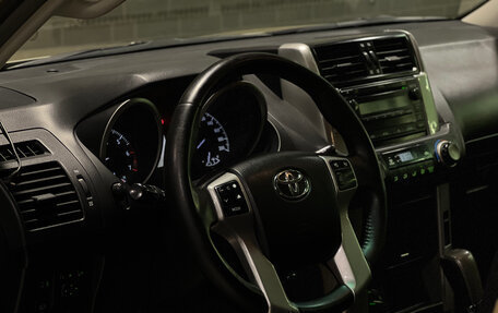 Toyota Land Cruiser Prado 150 рестайлинг 2, 2012 год, 2 425 000 рублей, 9 фотография