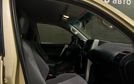 Toyota Land Cruiser Prado 150 рестайлинг 2, 2012 год, 2 425 000 рублей, 10 фотография