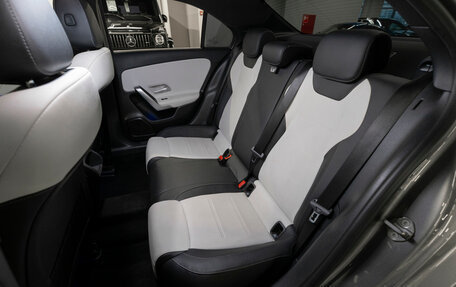 Mercedes-Benz A-Класс, 2019 год, 2 995 000 рублей, 12 фотография